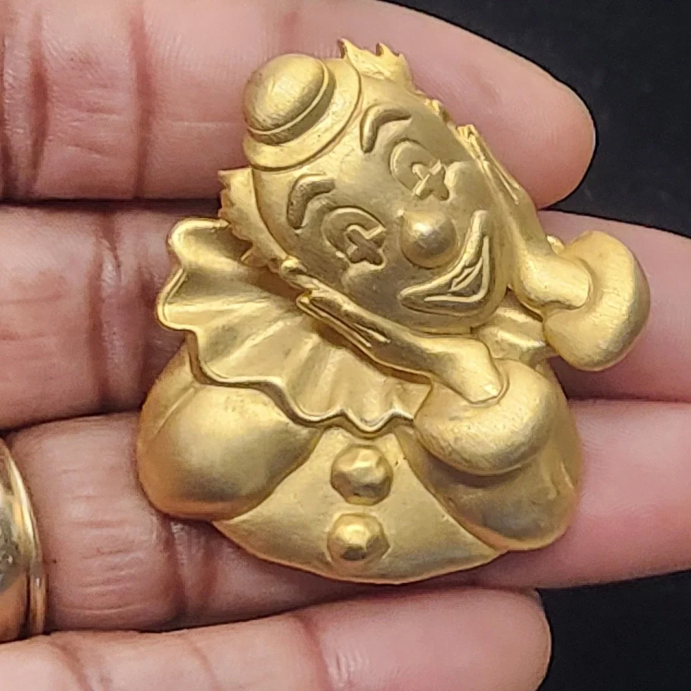 Vintage Gold Tone Clown Brooch Pin Whimsical Circus Jewelry Matte Gold Finish JJ